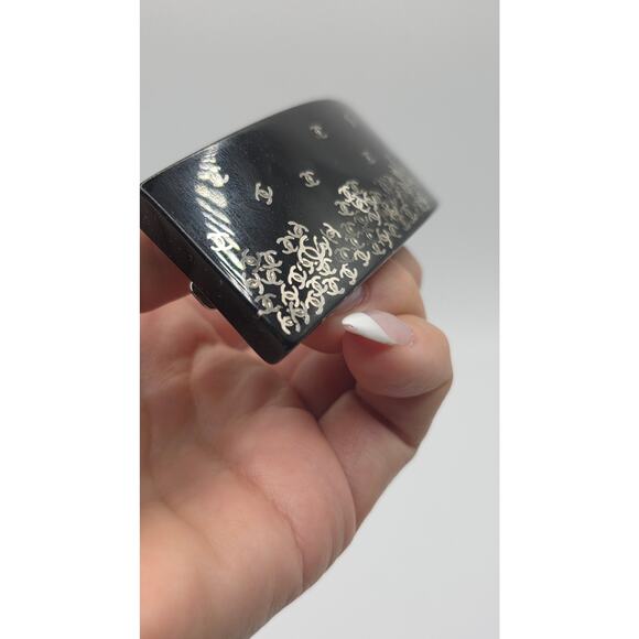 Chanel Black Silver-tone Interlocking CC Charm hair clip - Picture 12 of 13